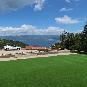 apartmani-marin-vrbnik.primorje-gorskikotar.com/